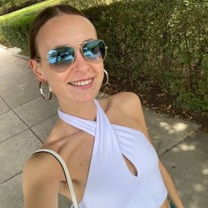 Meet your Posher, Stella